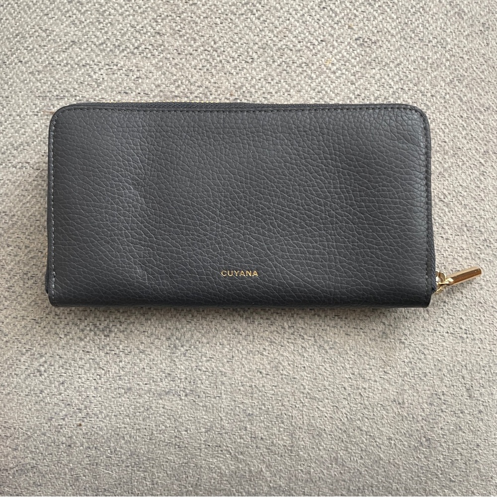 Cuyana Classic Zip Around Wallet